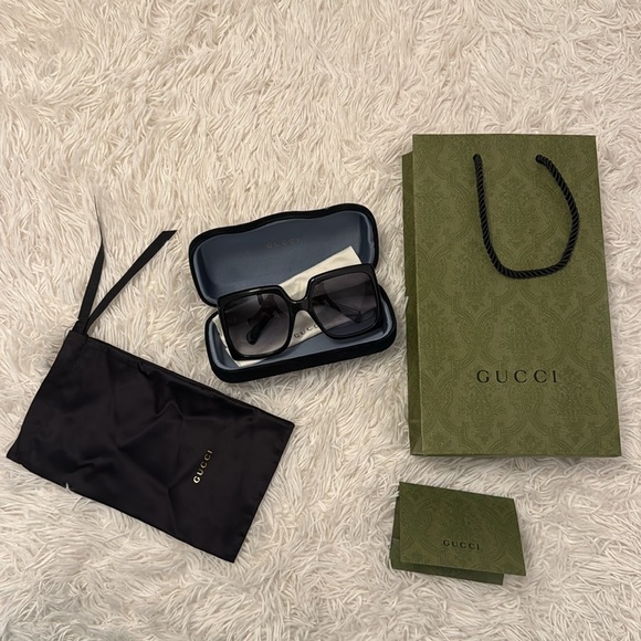 Gucci GG0876S Square Sunglasses - Picture 5 of 8